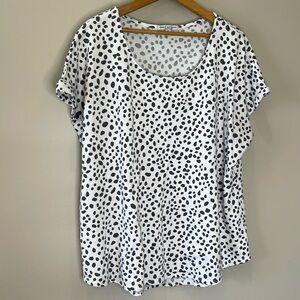 Polka dot / Animal Spot Short-Sleeve Tee, Green Envelope Los Angeles Brand. 1X